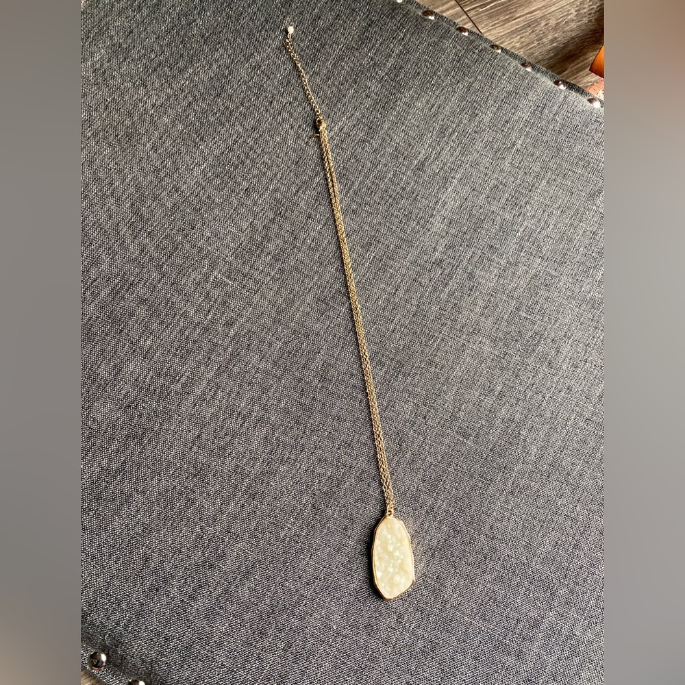 GV9 gold toned necklace with cream Druzy stone
